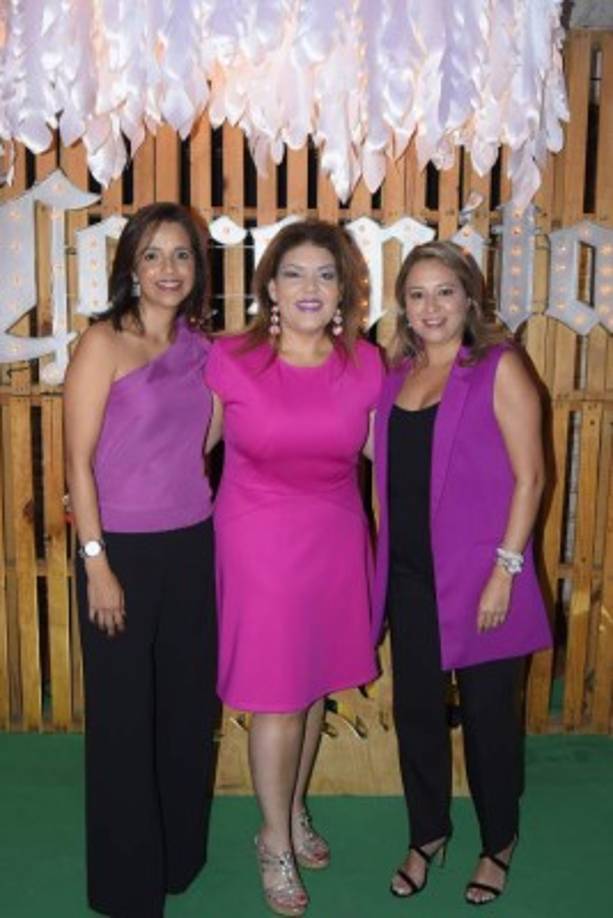 Ana Morales, Blanca Villela y Caro Fernández.