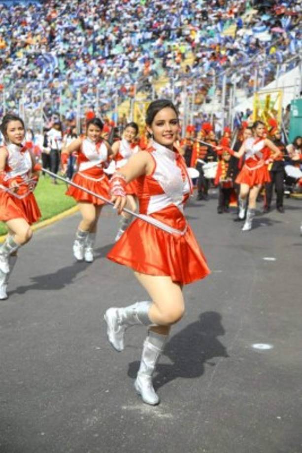 La bella hondureña se ganó más de 5,500 votos y ocupa el segundo lugar de la votación.