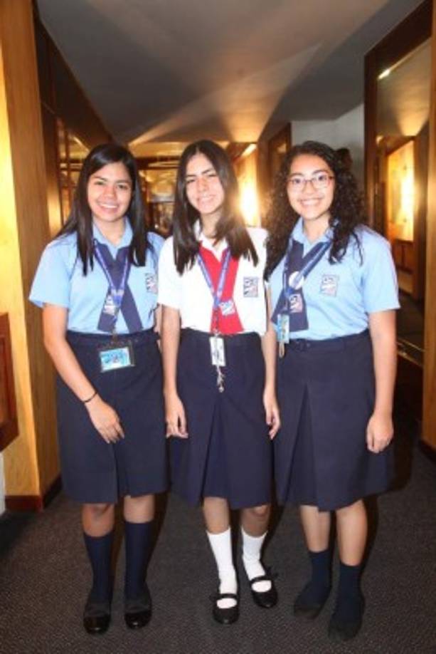 Hillary Paz, Emily Morales y Eunice Núñez.