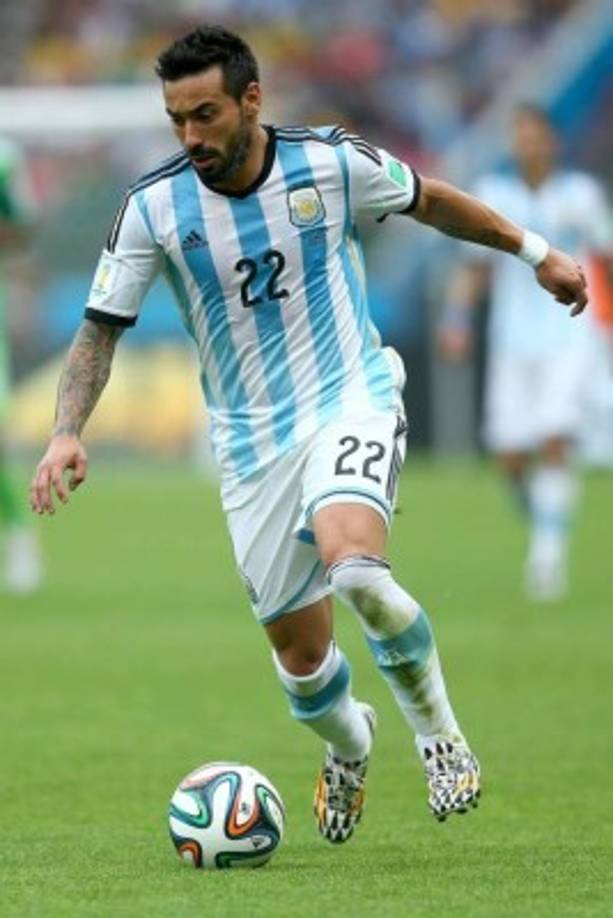 El 'Pocho' Lavezzi, delantero argentino, decidió dejar el fútbol a los 34 años, asegurando que 'fueron años increíbles de esta historia. Años marcados por aprendizajes, momentos únicos e infinidad de recuerdos que serán eternos en mi corazón'.