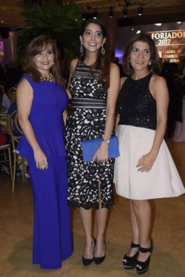 Elena Faraj, Andrea Larach y Sandra Panayotti.