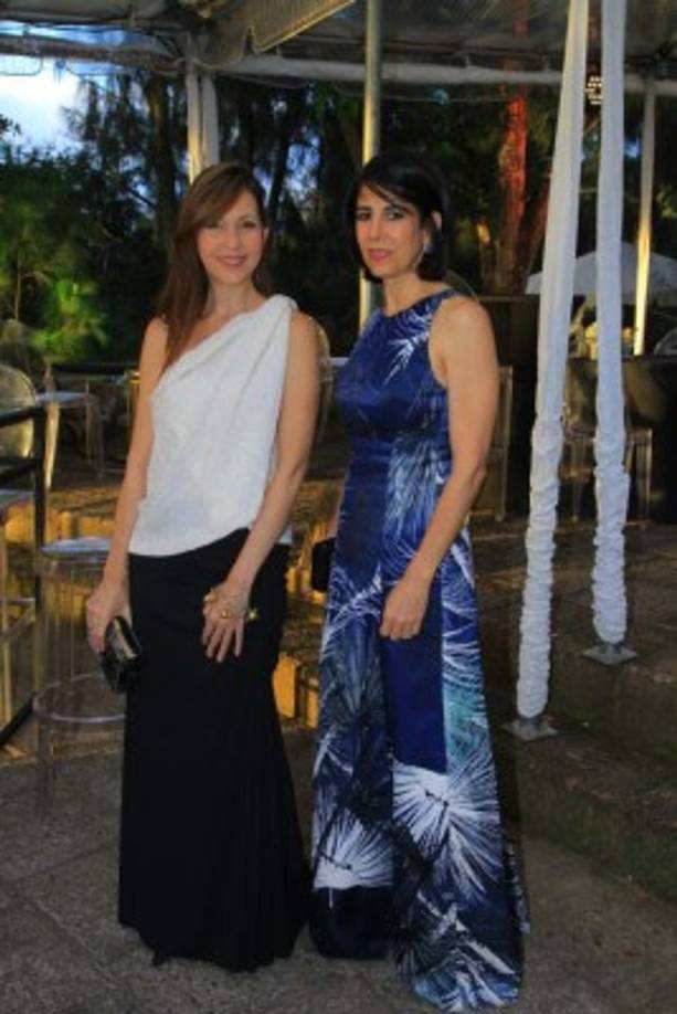 Lorenza Durón y Dina Mena.