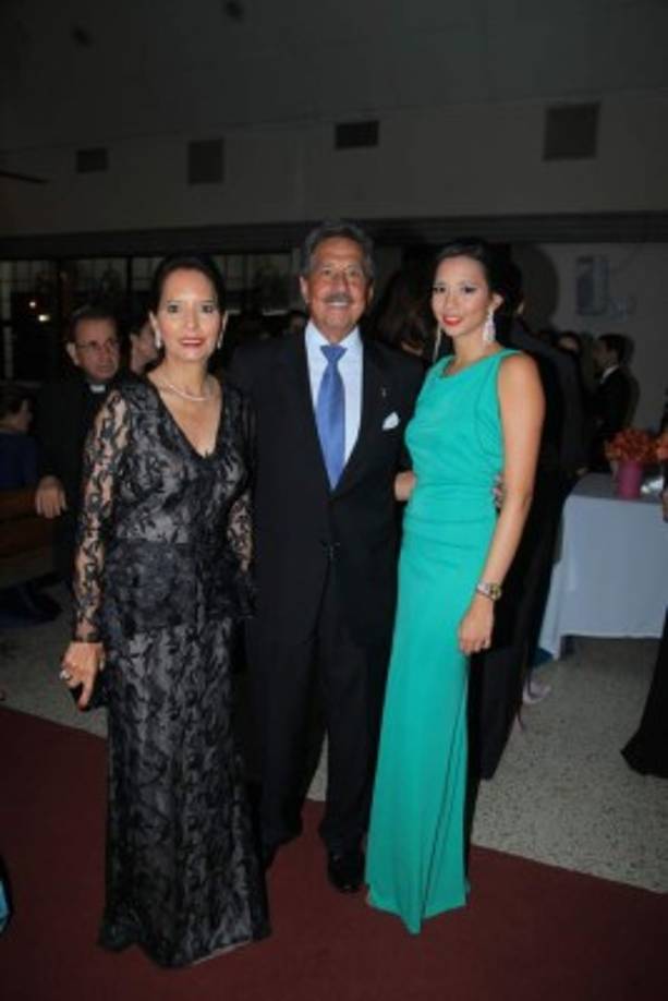 Nan, Pammy y Pammie Marinakys.