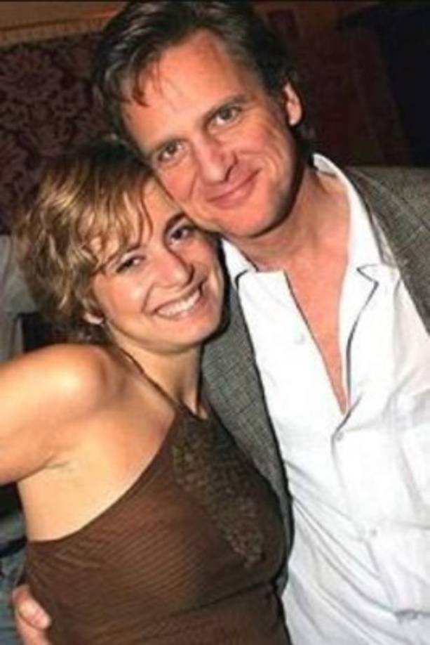 Los amigos de Aniston la defendieron. Aseguraron que la carrera de la actriz creció tan rápido que no pudo cuidar su noviazgo pero que jamás dejó de amar a Daniel.