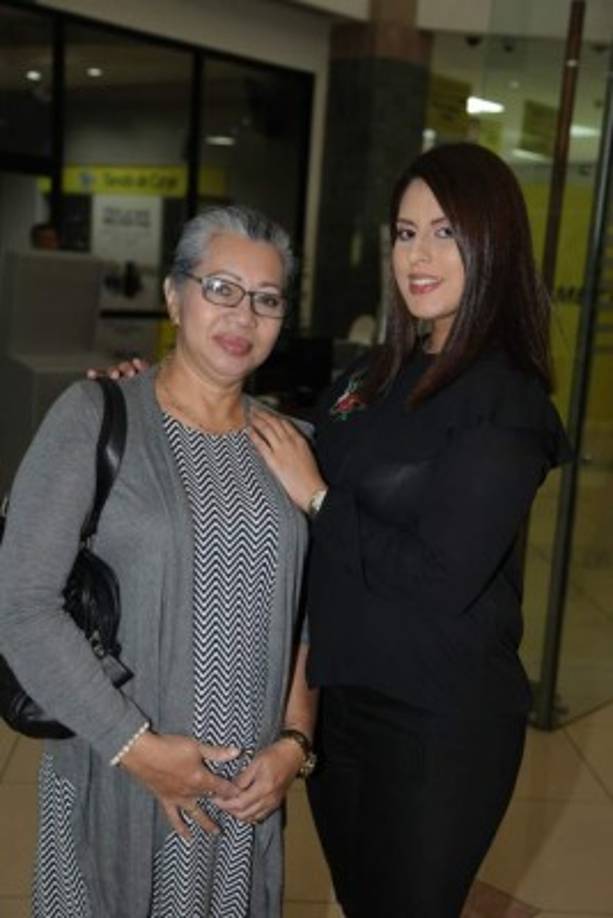 Isabel Santamaría y Alex Euceda.