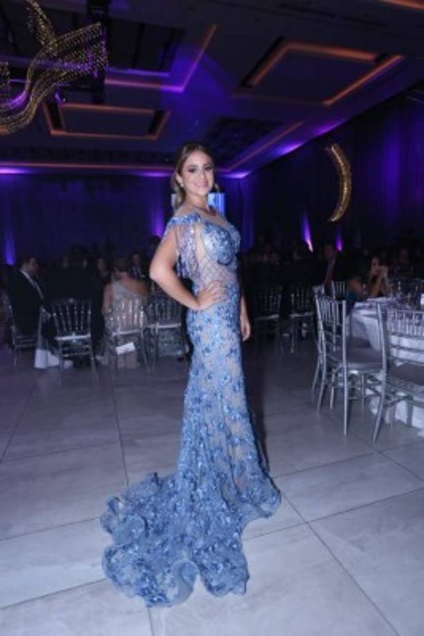 Krista Rojas deslumbró con su hermoso diseño.