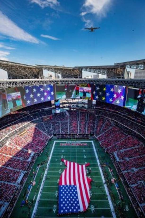 Su fachada y diseño no es usual en Estados Unidos, por lo que este estadio ha cautivado por su esplendor a la afición nacional y extranjera. Honduras y México disputarán el amistoso este sábado a las 5:30 pm. (hora de Honduras). Fotografías cortesía del sitio oficial del Mercedes Benz Stadium en Facebook.