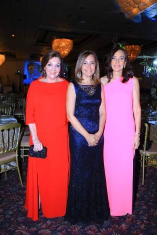Cotty Kattán, Carla Carletta y Geraldina Talbott.