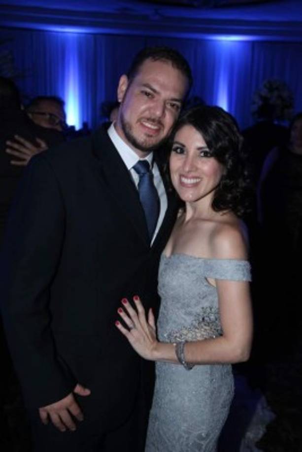 Roberto y Mavis Larios.