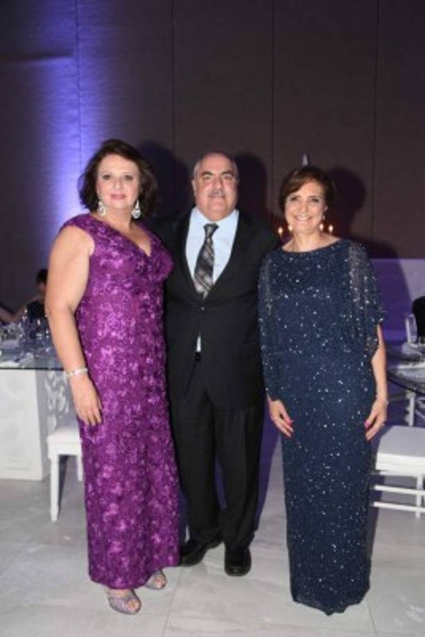 Ana Leyla y Ricardo Sikaffy y Cristina Bahaia.