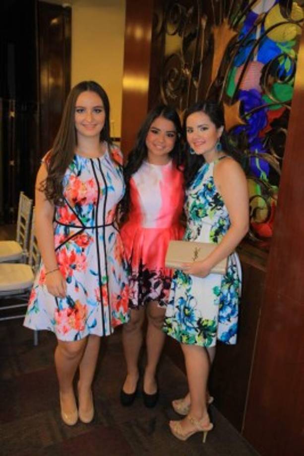 Kimberly Montelieh, Nicole Coello y Estefania Oviedo.