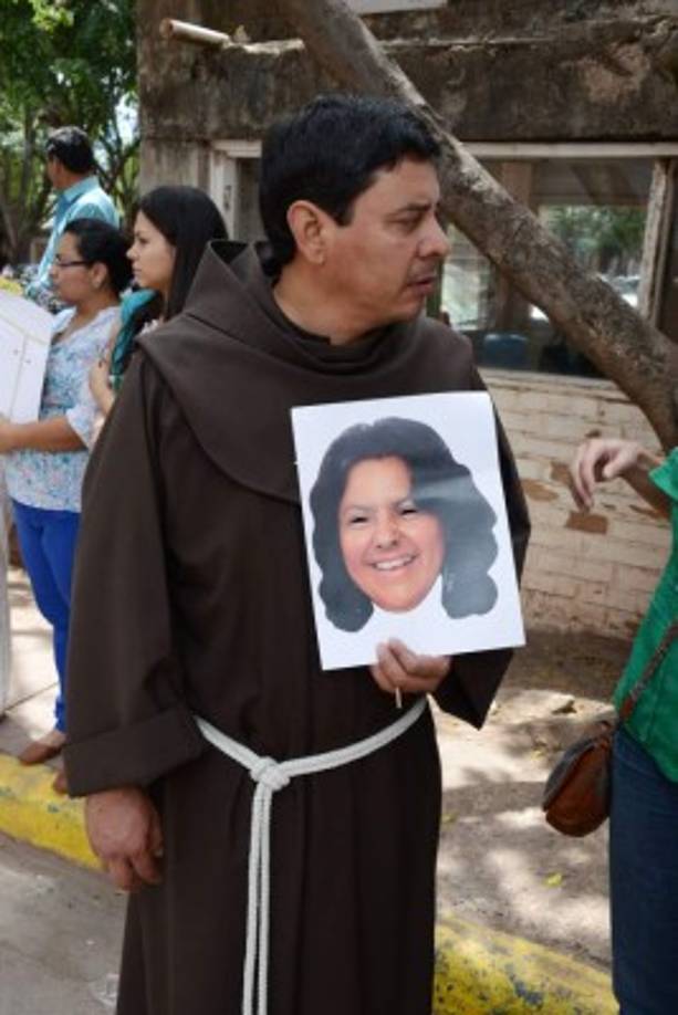 Durante la entrega de su reconocimiento BErta dijo: 'Me siguen. Me amenazan con matarme, con secuestrarme. Amenazan a mi familia. Esto es a lo que nos enfrentamos'.