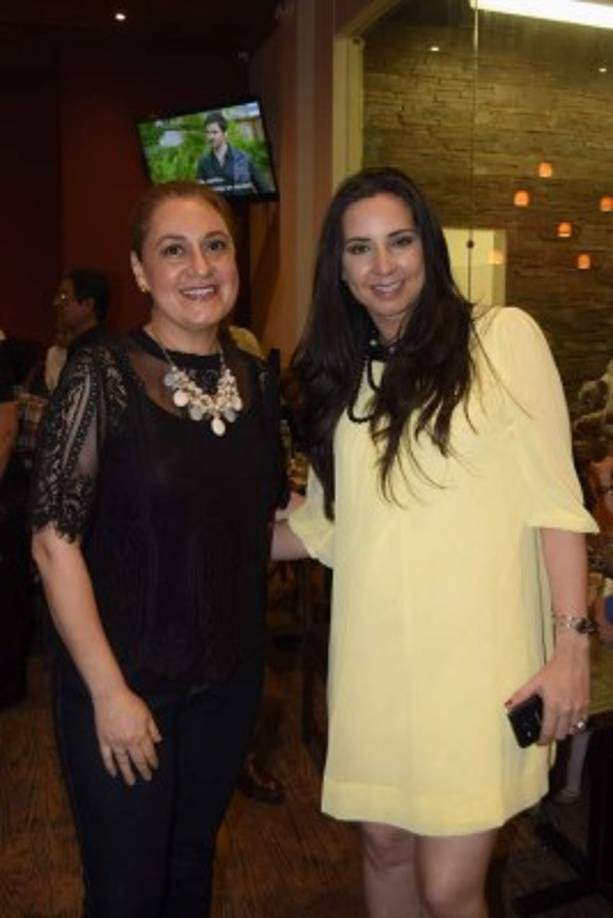 Samia Jarufe y Gabriela Paredes.