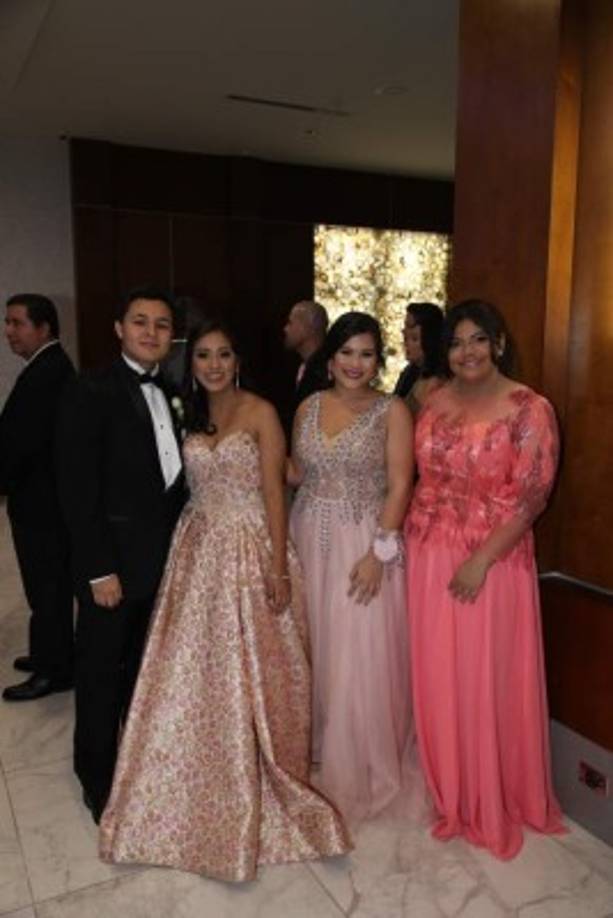 Ronal Aguilera, Natalia Bacilá, Ketly Perdomo y Jarely Sánchez.