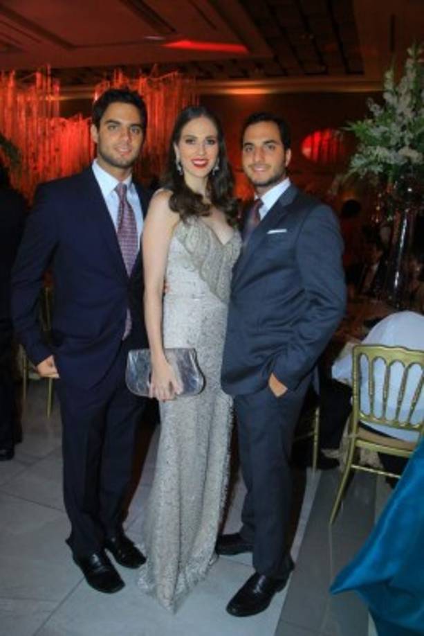 Alejandro, Leila y Mario Alberto Canahuati.