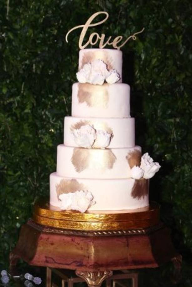 La torta fue creación de Maricruz Pineda y punto focal de la fiesta.