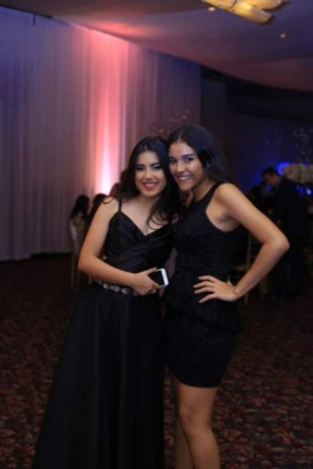 Valeria Turcios y Ana Servellón.