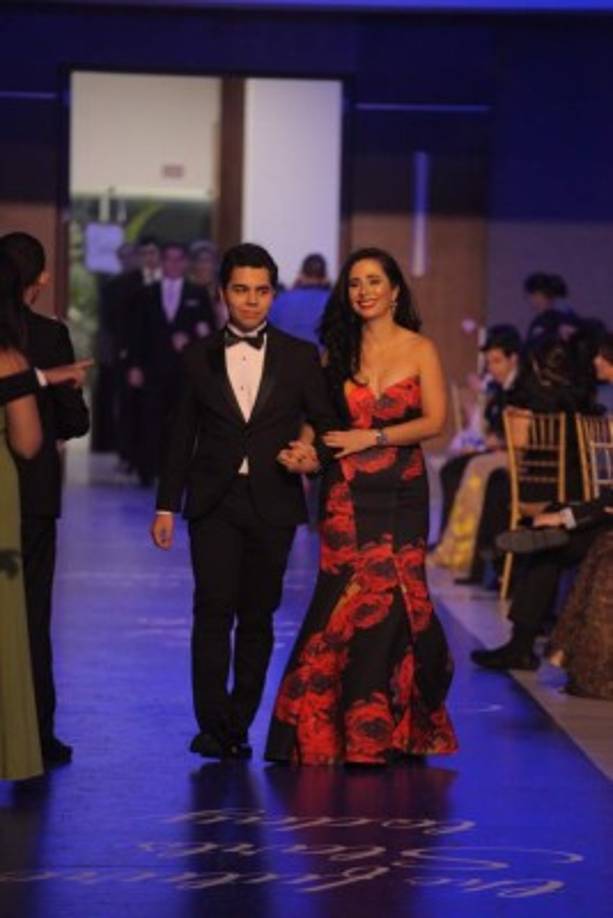 Víctor Reyes y Gina Gudiel.