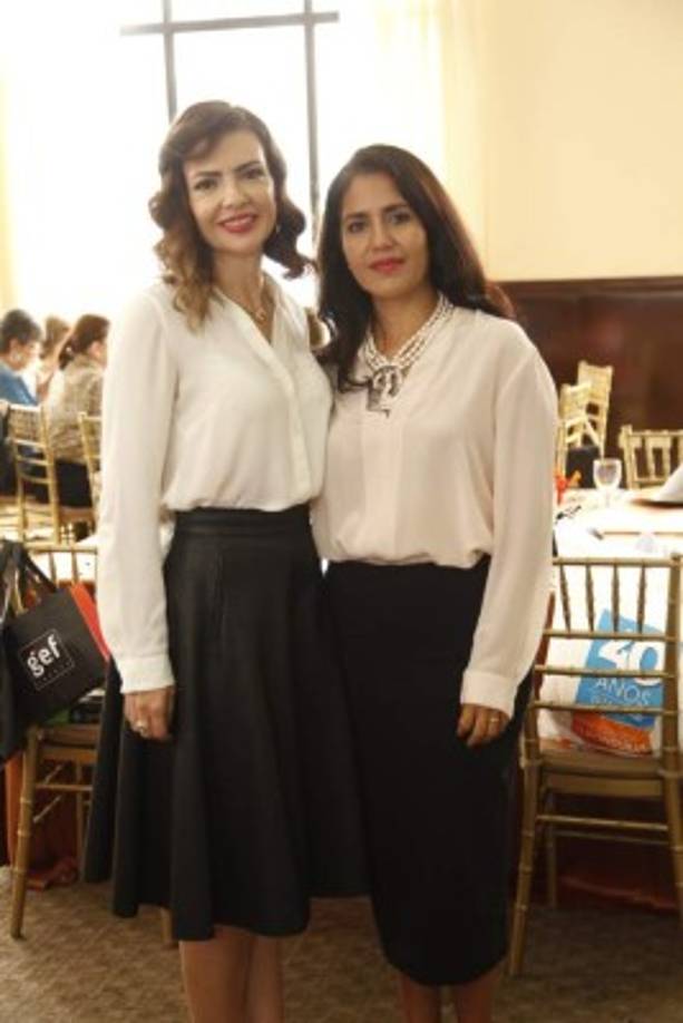 Anelvira Coello y Sandy Maldonado.