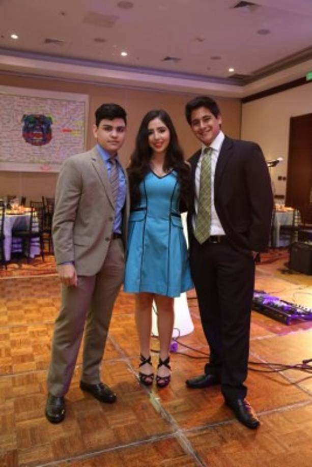 Christopher Rivera, María Coello y Fernando Carrillo .