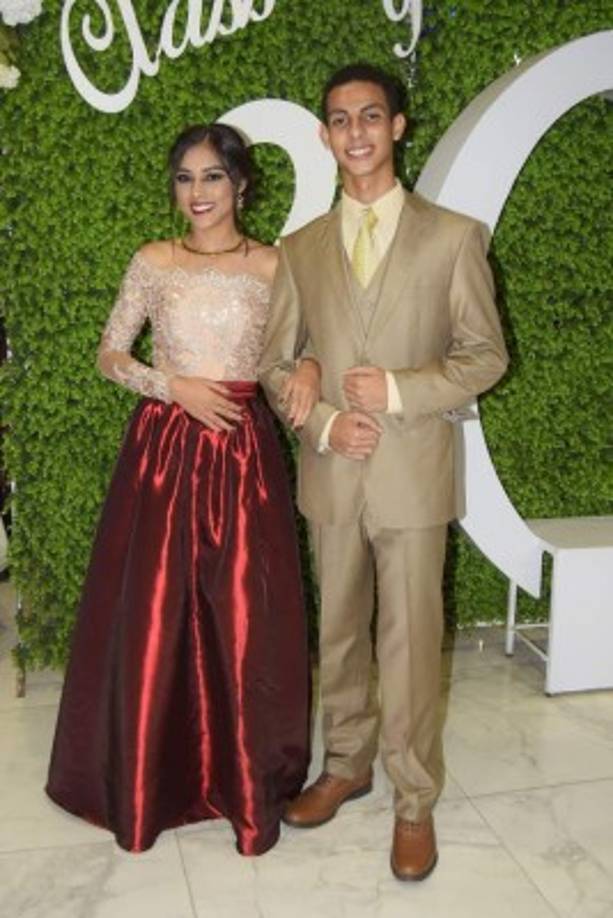 Larisa Mejía con Rossel Quiñónez.