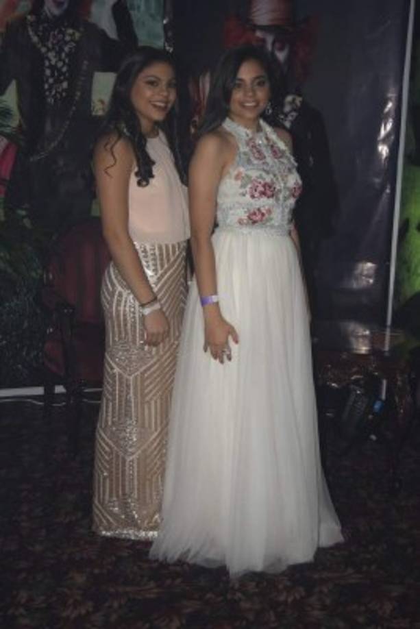 Ángela Restrepo y Reina Cardona.