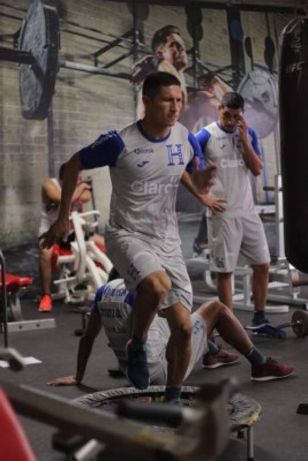 Héctor 'La Perra' Castellanos en su primera experiencia en la Bicolor.