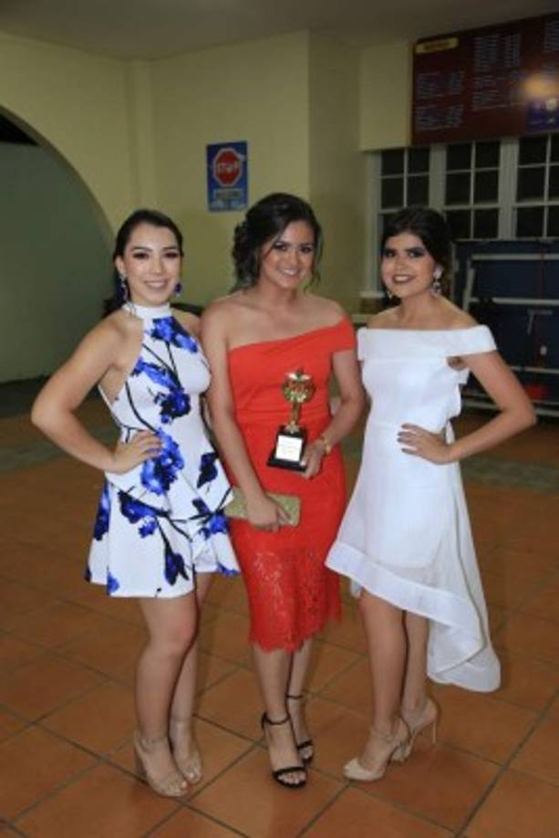 Lari Amaya y Kryzzia López.