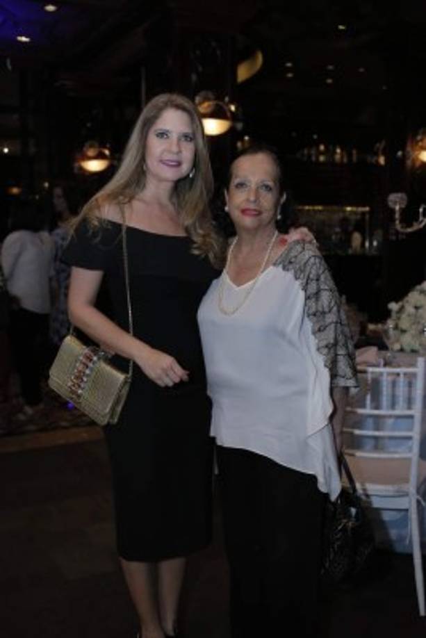 Marisol y Ana María Salgado.