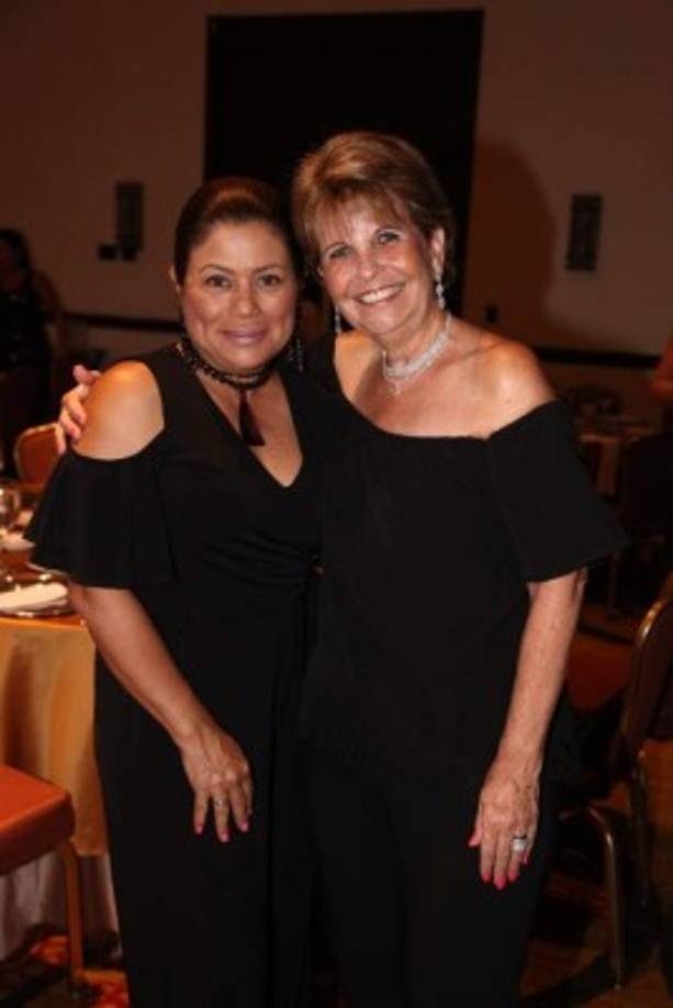 Raquel Cucalón y Lourdes Castro.