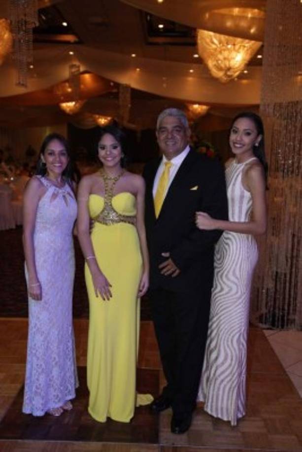 Gada, Victoria, Dennis y Gada Soto.