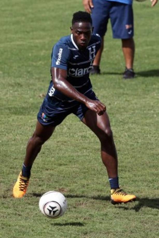 Maynor Figueroa es uno de los más fijos en la Selección de Honduras. El capitán comandará la defensa.