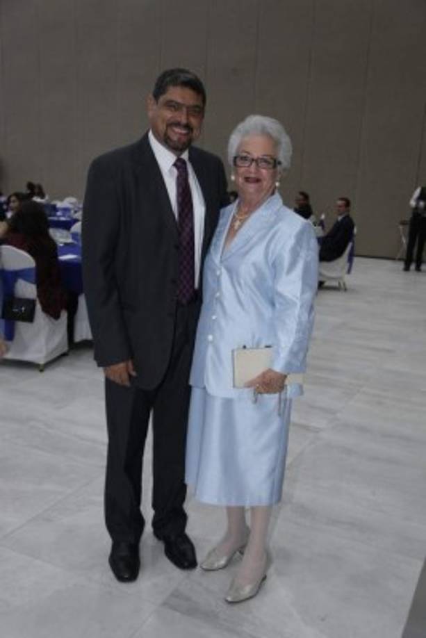 Edgardo Villalobos y Adelina Handal.