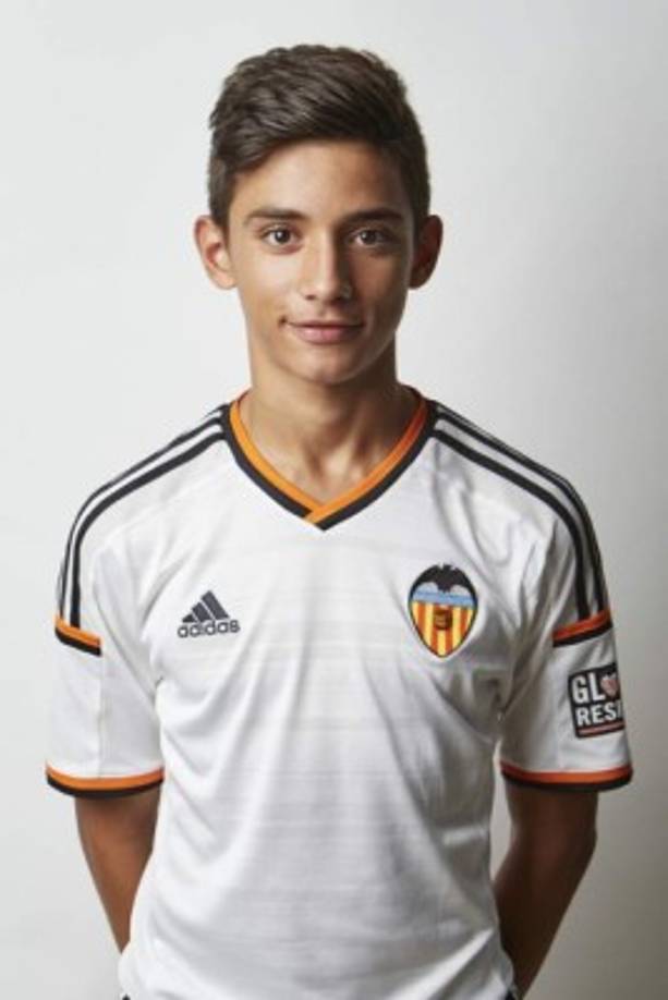 El Manchester City ficha a otra perla en el Valencia. El delantero Nabil Touaizi ha sido fichado por el equipo de Pep Guardiola.
