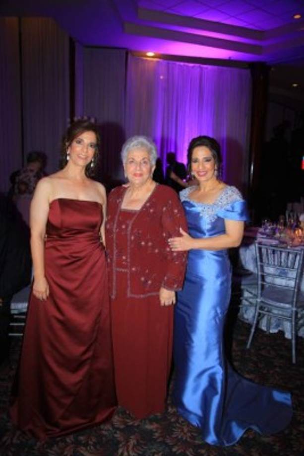 Ingrid Canahuati, Ivonne Yuja y Marlen Restrepo.