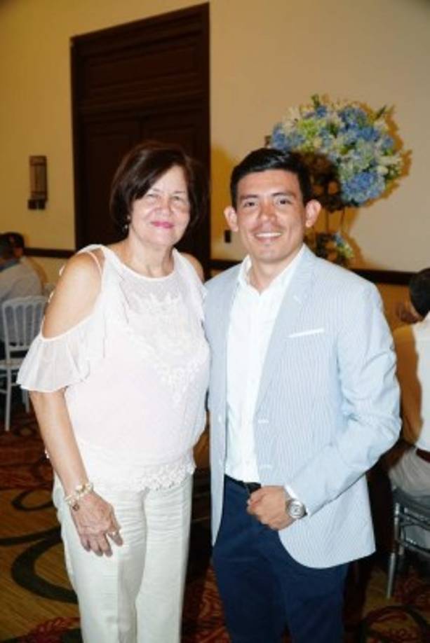 Bárbara Sammur y Mario Banegas.