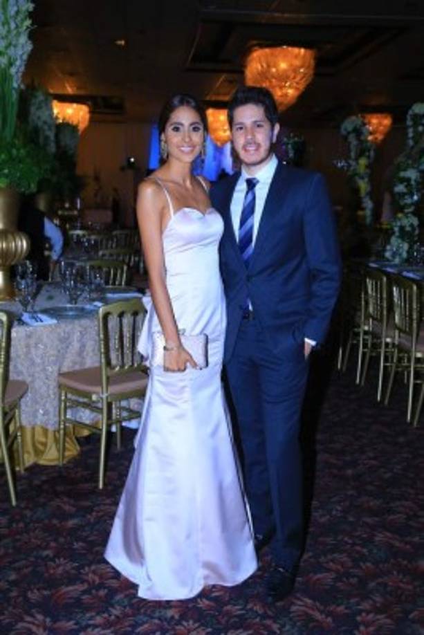 Grace Bográn y Fernando Montañola.