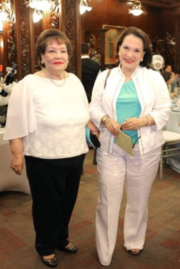 Lida y Tanya Alberty.