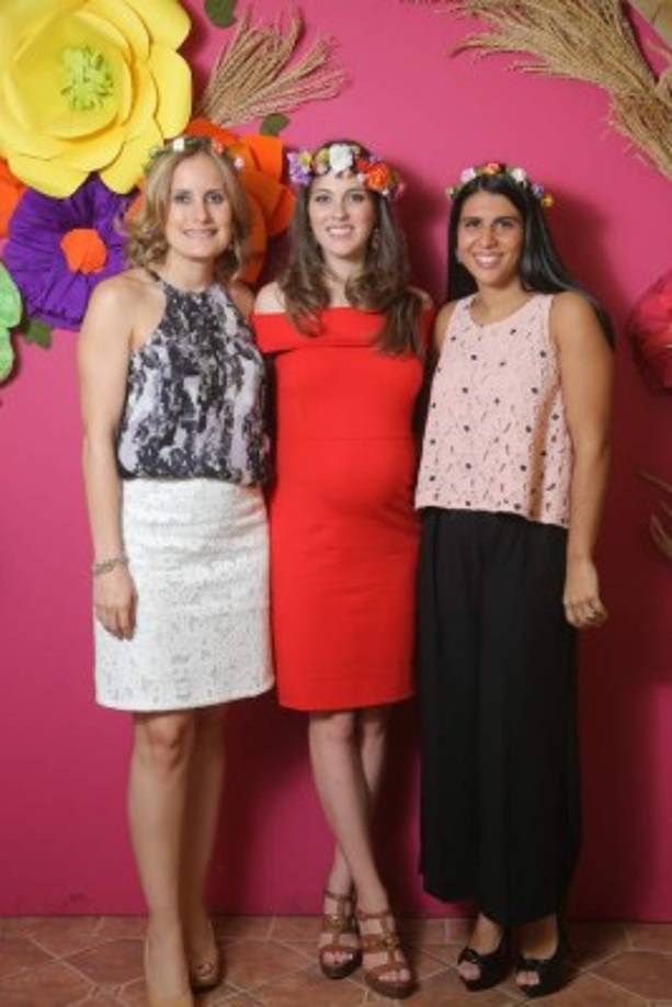 Michelle Yibrín, la festejada y Melissa Handal.