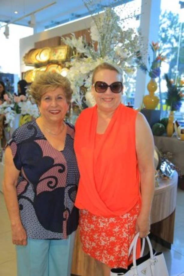 Lily Faraj y Doris Kattán.