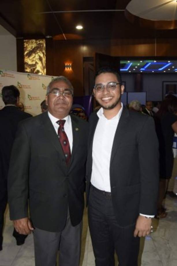 Ricardo Irías y Kelsey David.