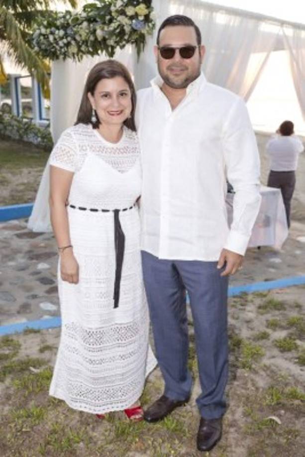 María y Miguel Sierra.