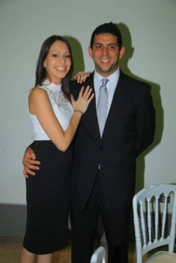 Muy felices Elisa Mahomar y Diego Agüero.