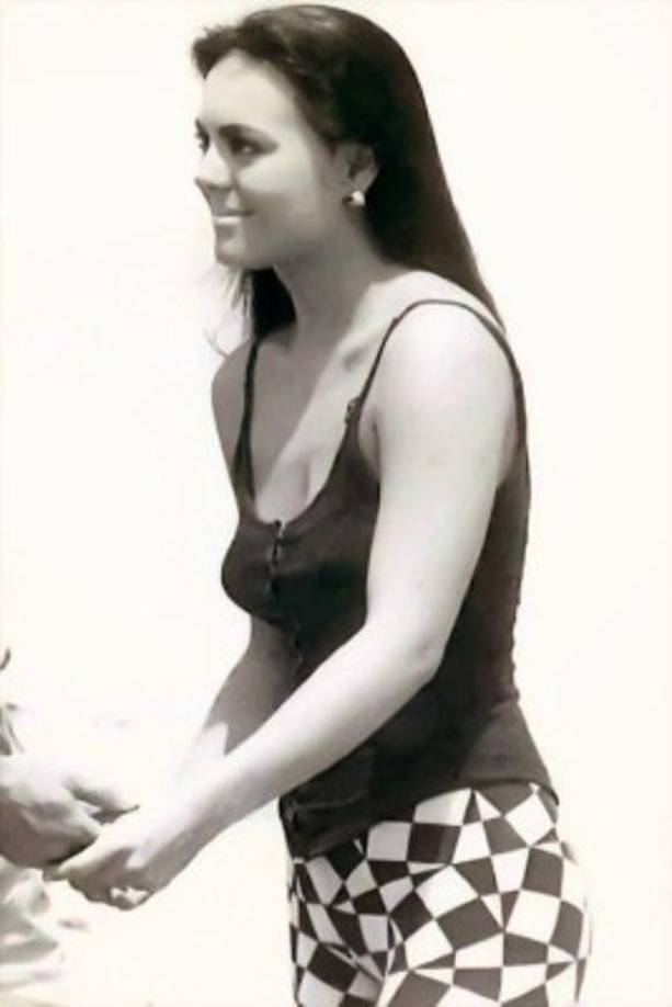 También incursionó en el mundo de la música, 1998, habiendo grabado cinco discos en diversos géneros y cantando en palenques y diversos teatros de México. <br/><br/>De su más reciente producción discográfica lanzada a finales de 2008, destaca la canción 'De pecho a pecho', compuesta por el compositor y cantautor nicaragüense, Hernaldo Zúñiga.