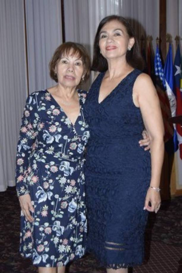 Aura Gatling y Rita Handal.