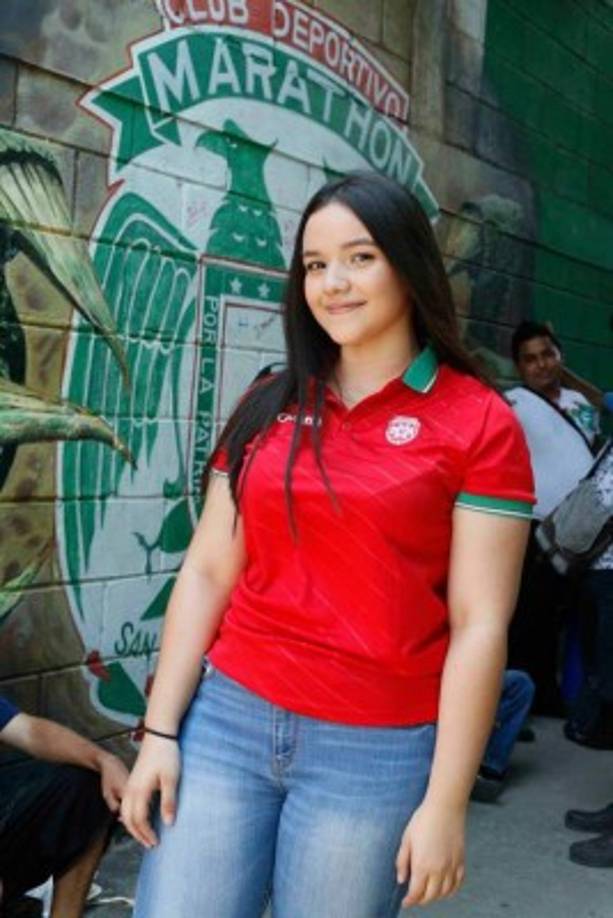 Marathón puede presumir de contar con hermosas aficionadas.