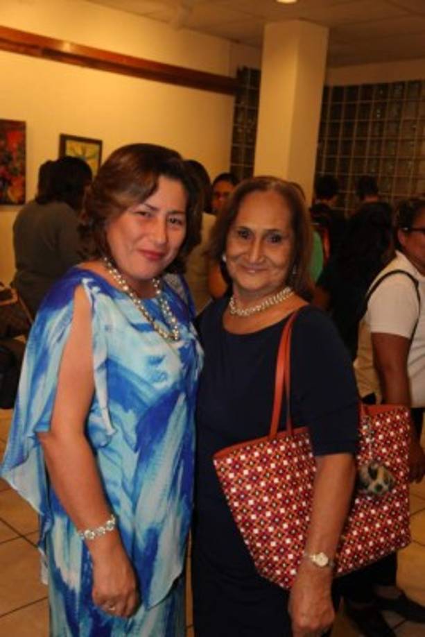 Sandra Paredes y Clara Izaguirre.