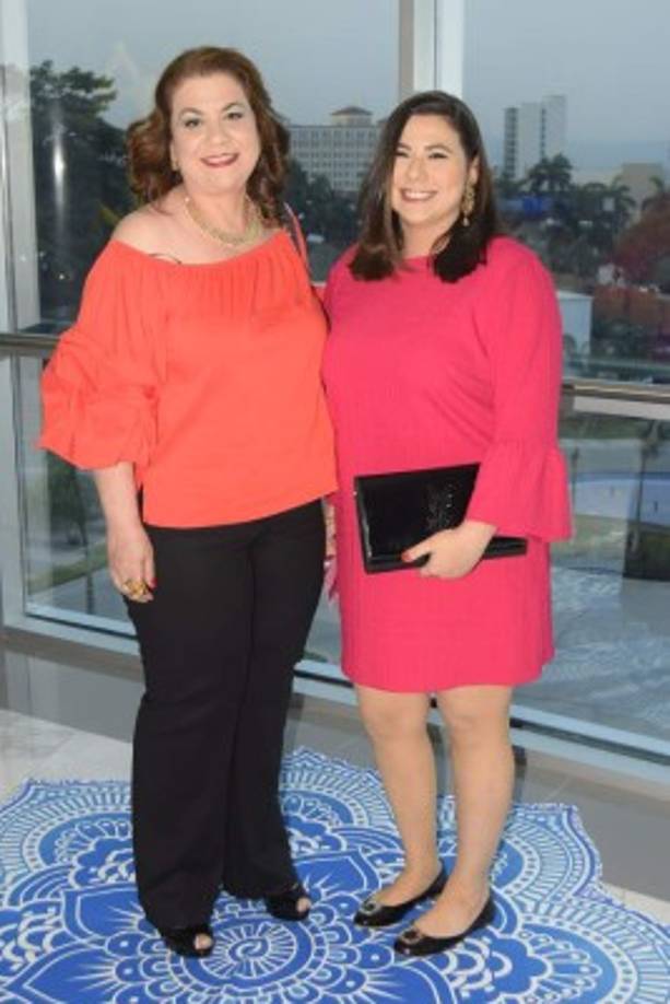 Jeannette y Rebecca Fortín.