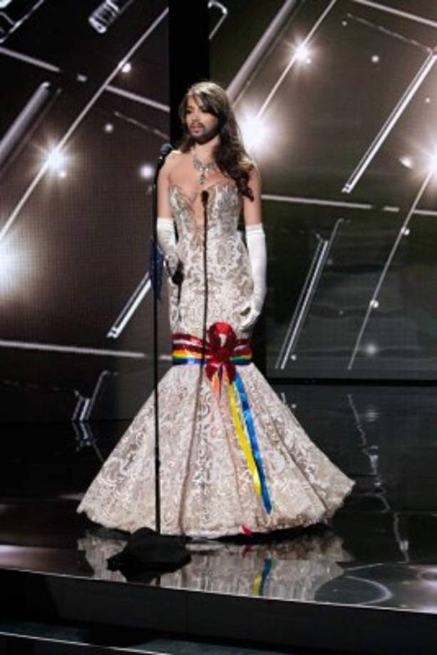 AUSTRIA. Sorprende como Conchita Wurst, el famoso cantante gay de su país.
