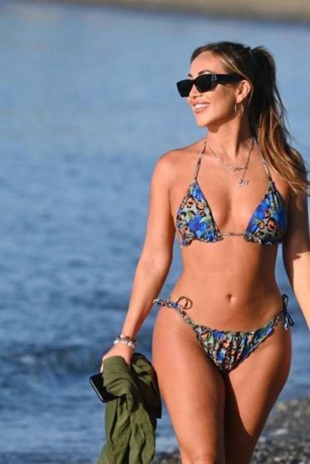 El medio The Sun habló con Lauryn Goodman, quien destapó de las dos vidas que llevaba el futbolista y que “estaba feliz” manteniendo en secreto.